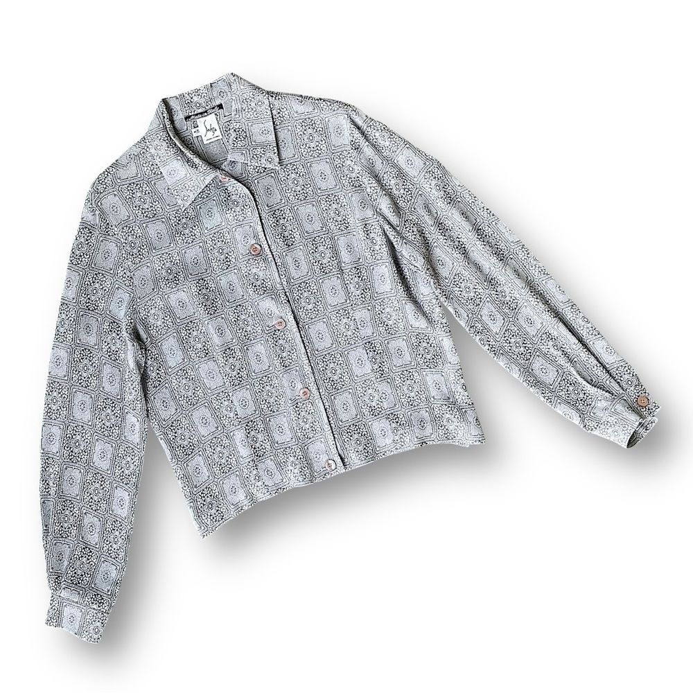 Vintage Button-Up Jacket in Light Gray Bandana Print